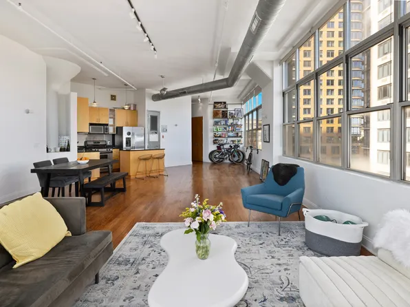 176 Johnson Street image 4 of 8