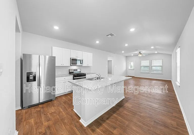 4522 Meerkat Dr — Photo 6