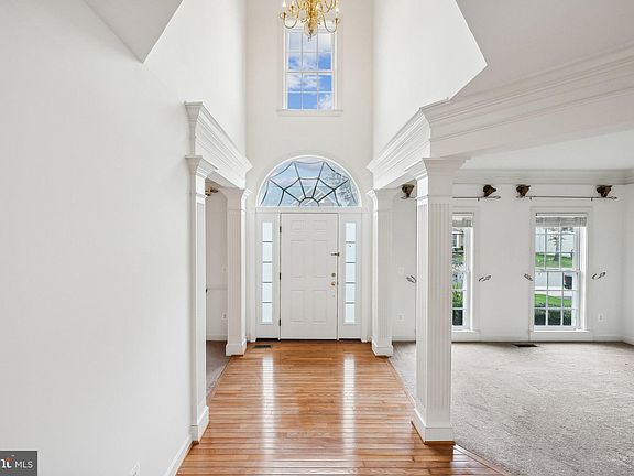 3rd image of 7221 Winnipeg Ct