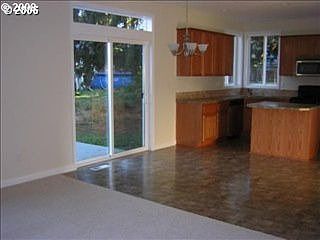 4th image of 10009 NE 69th Cir