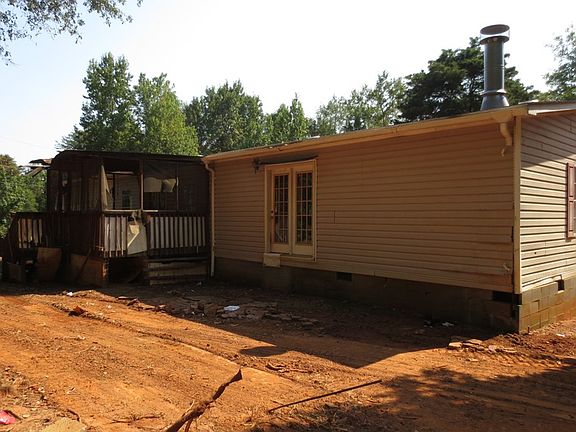 2nd image of 211 Fleece Ln