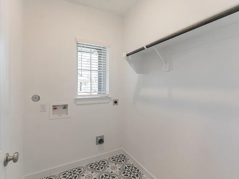 7342 Lake Arrowhead Ln — Photo 31