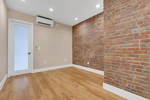 Rented by Cooper & Cooper Real Estate | media 9