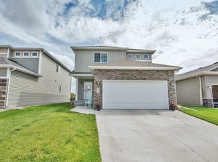 973 31st Ave W, West Fargo, ND 58078