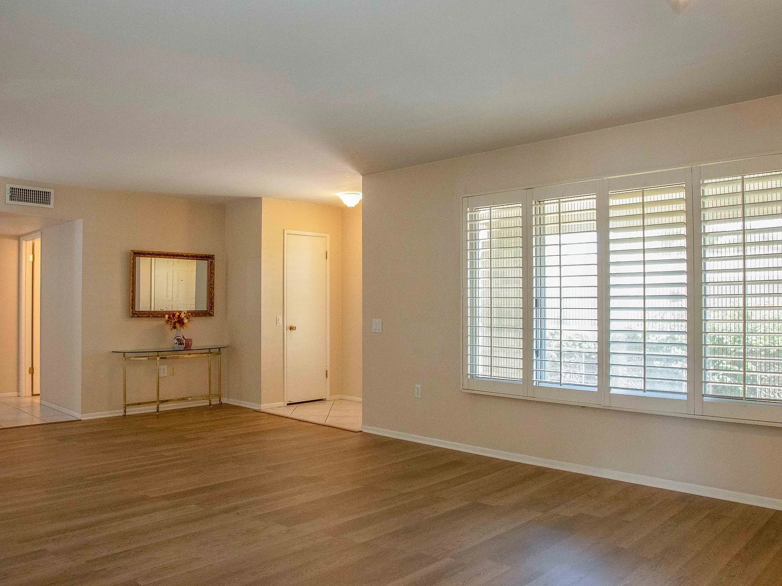 2 bed, 1997 sqft, $2,100 — Photo 4