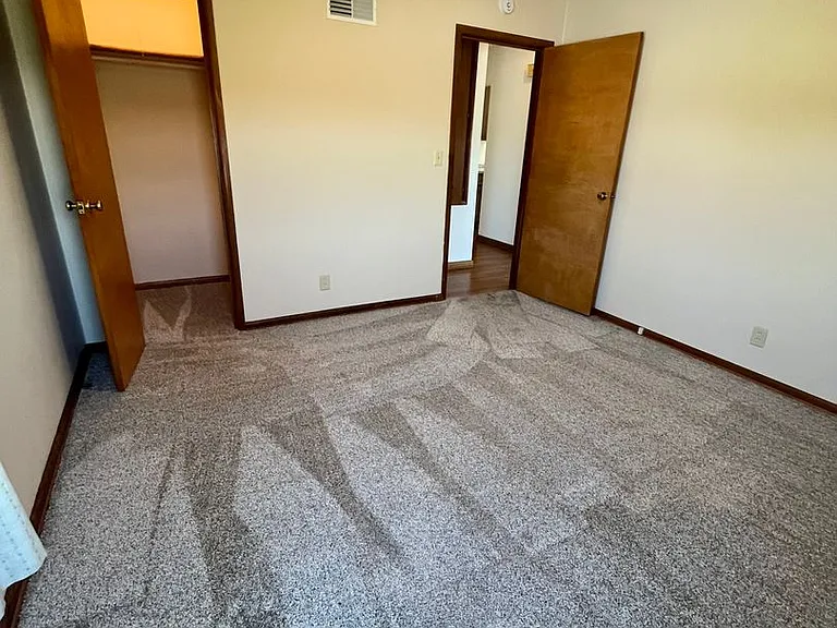 5009 E Linden Ln — Photo 12
