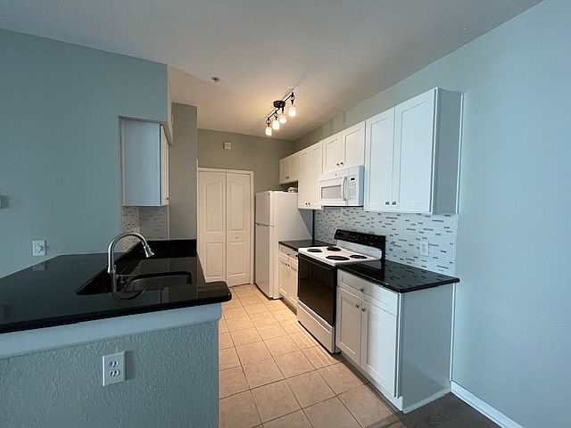 1st image of 1125 Lake Shadow Cir APT 5204