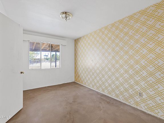 4th image of 1240 E ELTON Avenue