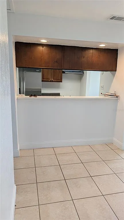 1 bed, 1.0 bath, 670 sqft, $1,095 — Photo 2