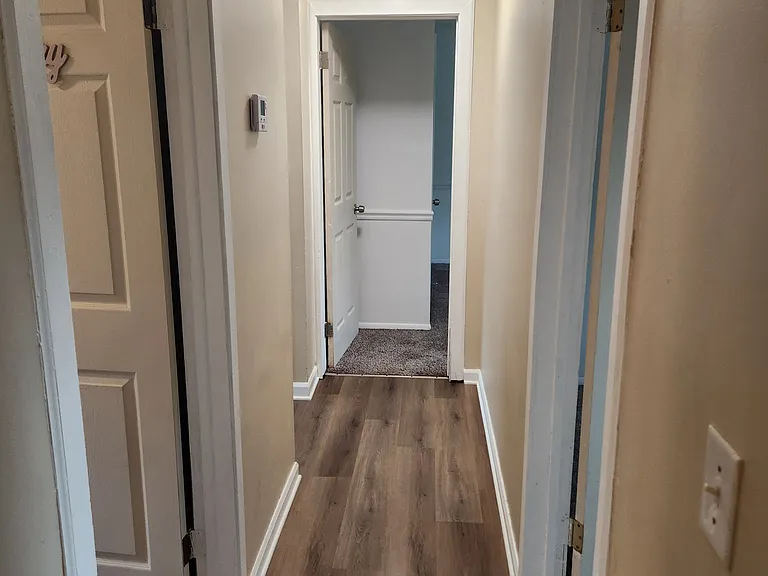 332 N River Rd — Photo 28