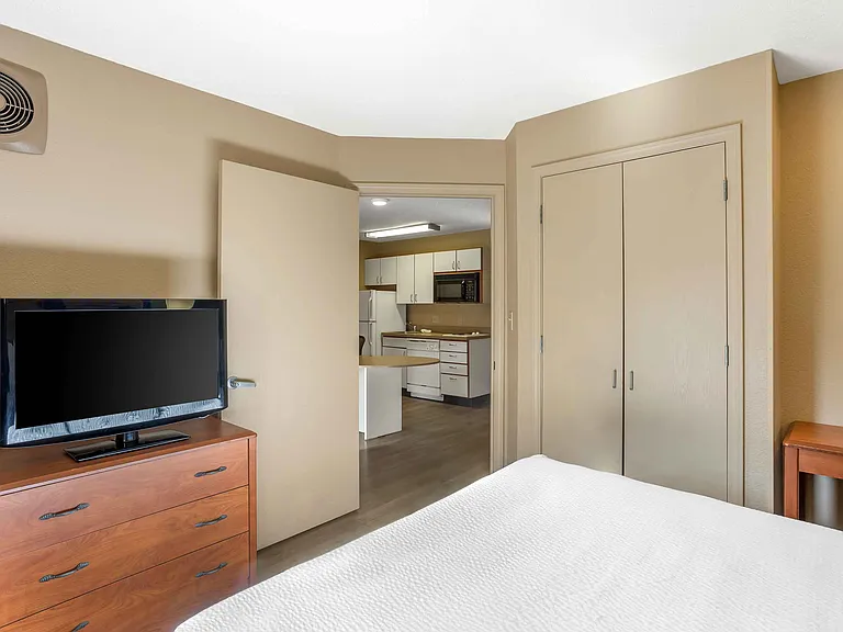 2 Bedroom Suite - 2 Queen Beds