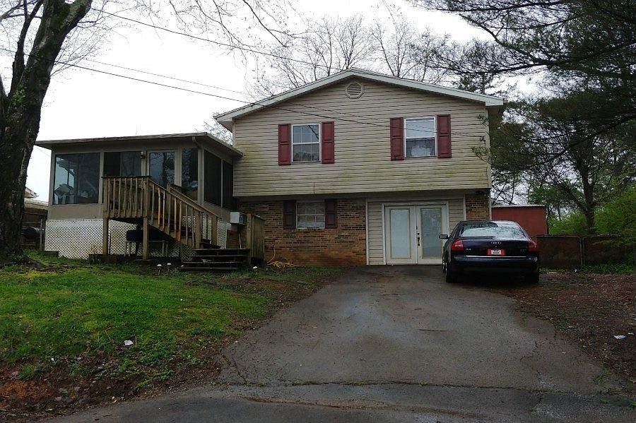 1st image of 408 Kirby Dr SE