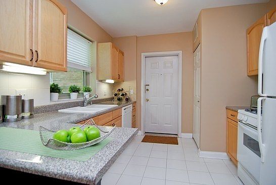 5th image of 4939 N Wolcott Ave APT 3B