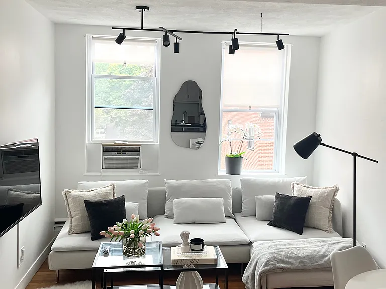 84 W Cedar St #5 — Photo 1