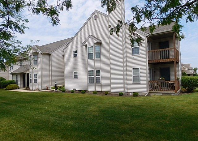 1st image of 107 Chesterfield Ct #1B