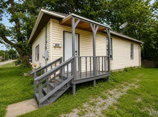 802 W 9th St, Johnston City, IL 62951