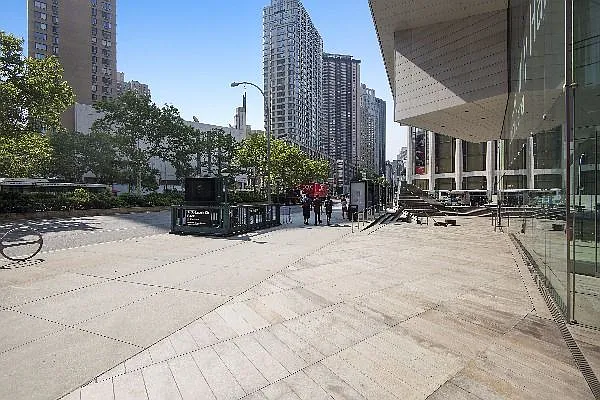 Rented by Manhattan Skyline | media 3