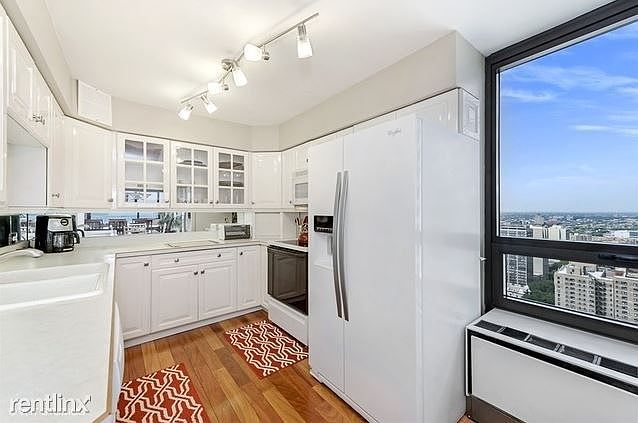 1st image of 2500 N Lakeview Ave APT 3204