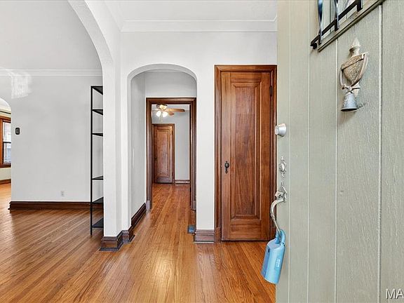 3rd image of 5346 Tholozan Ave