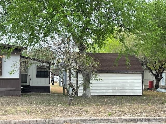 2nd image of 643 Ellis Ave
