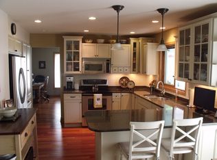 11 Oak Creek Trl, Madison, WI 53717