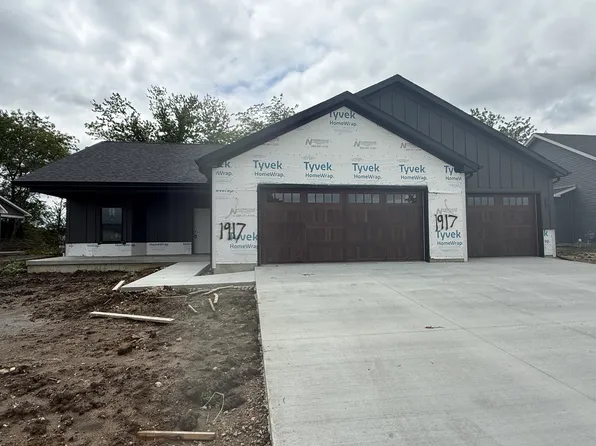 1917 S Stone Creek Blvd, Urbana, IL 61802
