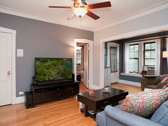 5th image of 926 Wesley Ave APT 3