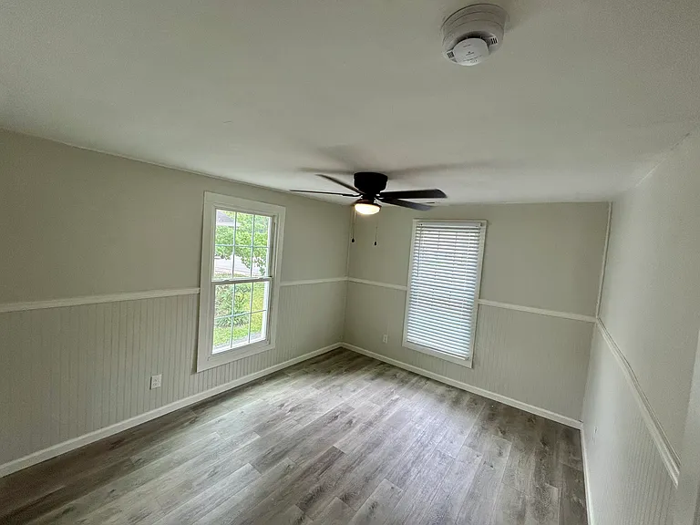 204 S Moore Rd — Photo 13