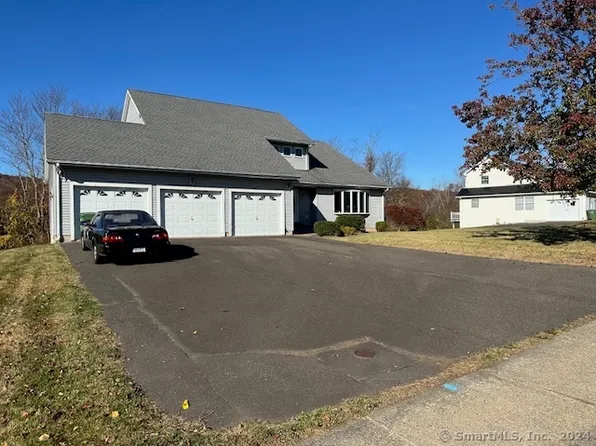 19 Shadow Court, Middletown, CT 06457