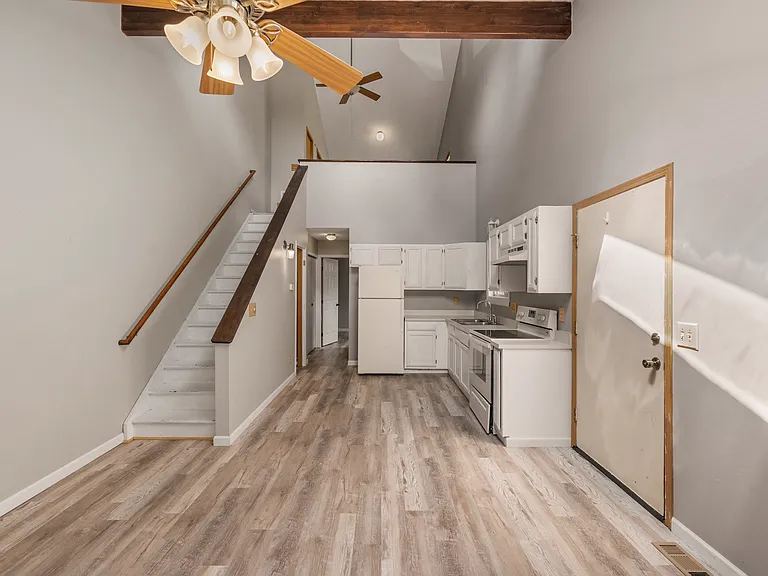291 E Lake Ave — Photo 6