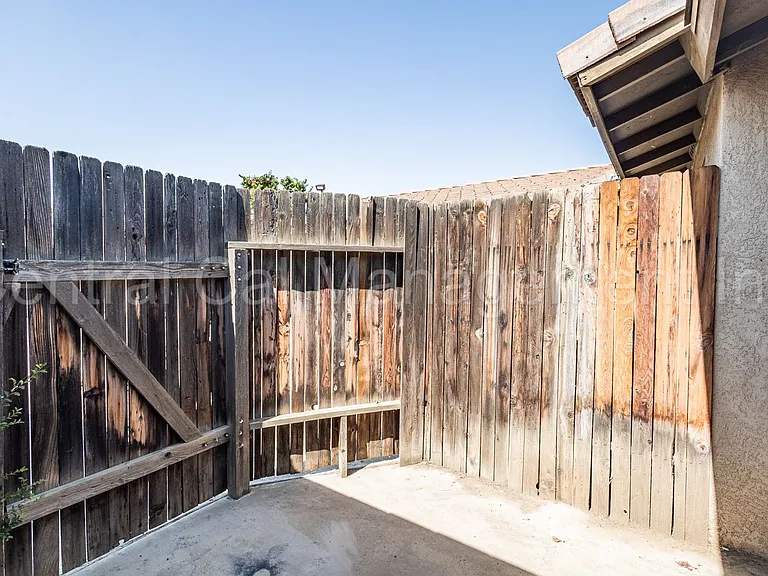 4201 Kilterbury Ln — Photo 13