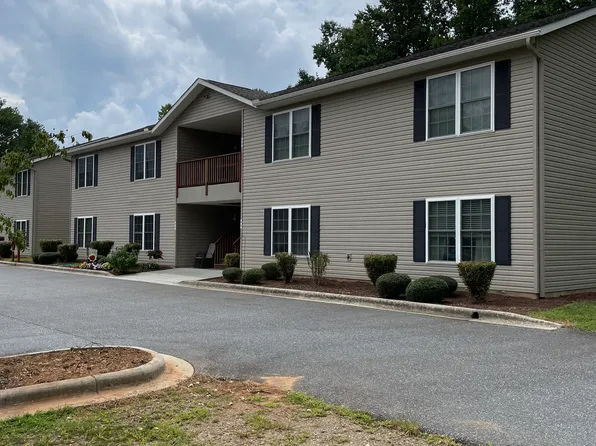 46 Meadow Wood Ct #44, Franklin, NC 28734