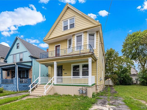 2nd image of 688 Riley St