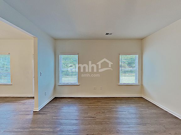 5th image of 701 Woodall Rd