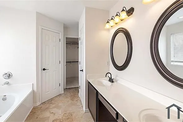 813 Silverbrook Dr — Photo 12