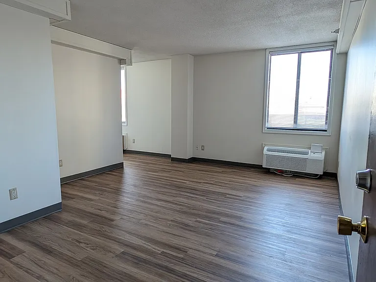 Westbrook Tower — Photo 10