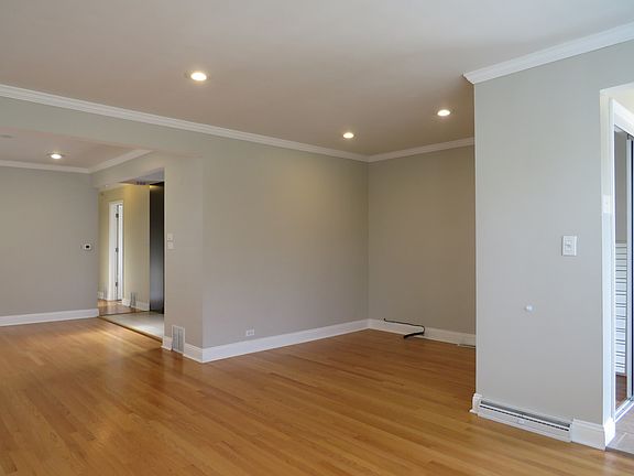 3rd image of 3131 N Newland Ave
