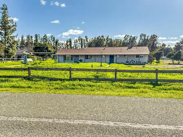 7403 E Alluvial Ave, Clovis, CA 93619