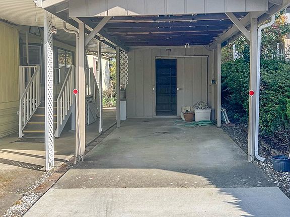 2nd image of 44 NE Mary Ann Ln