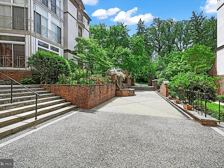 6 Upland Rd #Q-3 — Photo 3