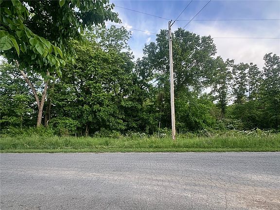 2nd image of Lockhart Dr #18