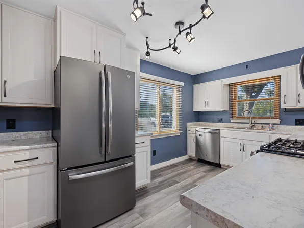 1236 Saint Joe River Dr, Fort Wayne, IN 46805