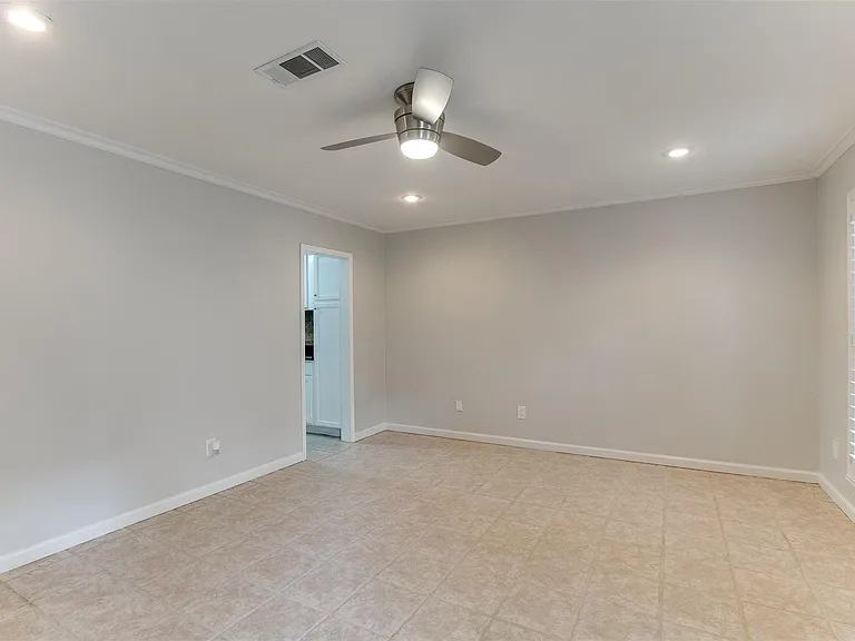 1407 Springrock Ln — Photo 5