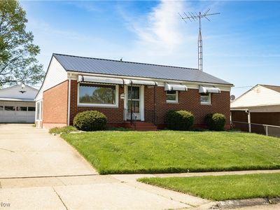 2440 40th St NE, Canton, OH, 44705