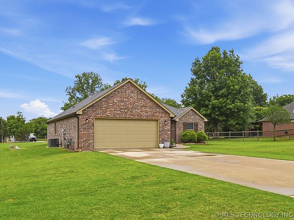 2nd image of 40 Osprey Dr