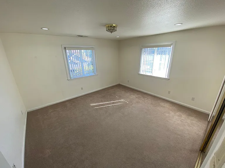 877 Donohoe St #B — Photo 6