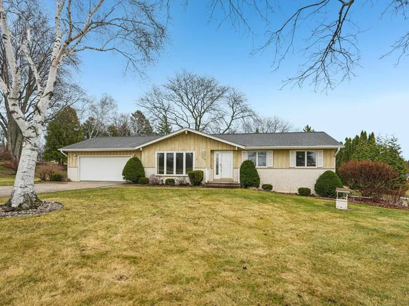 558 Horns Corners ROAD, Cedarburg, WI 53012