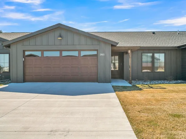3903 Dorothys Ln, Spirit Lake, IA 51360