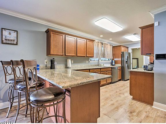 4th image of 506 Loposser Ave