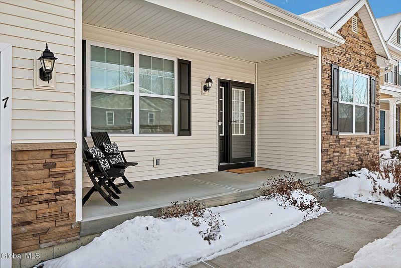 3rd image of 7 Timber Creek Drive